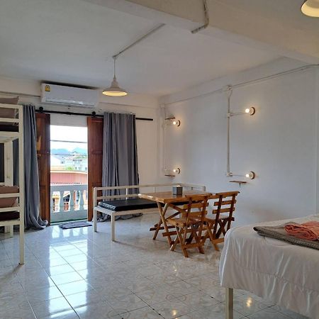 8 Sleeper Street Guesthouse Краби Экстерьер фото