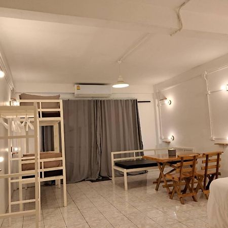8 Sleeper Street Guesthouse Краби Экстерьер фото
