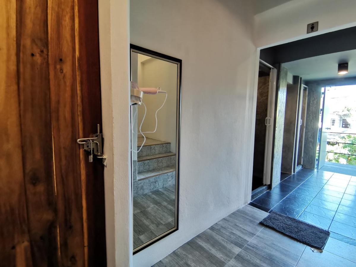 8 Sleeper Street Guesthouse Краби Экстерьер фото